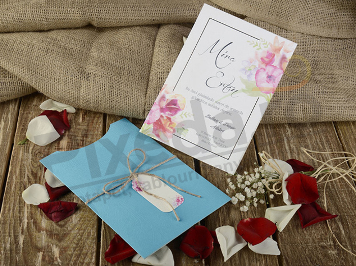 Imagine Invitatii nunta 16216 design floral si plic albastru
